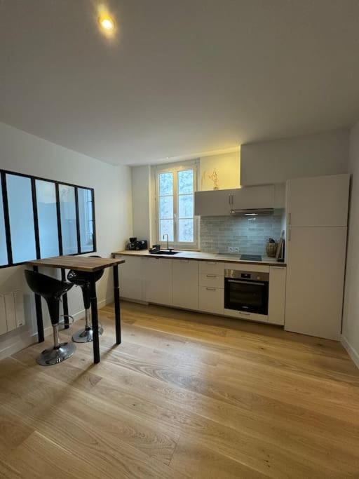 Appartement Hyper Centre ลาโรแชล ภายนอก รูปภาพ